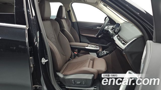 BMW X1 (U11) xDrive 20i xLine 2025 — фото 10