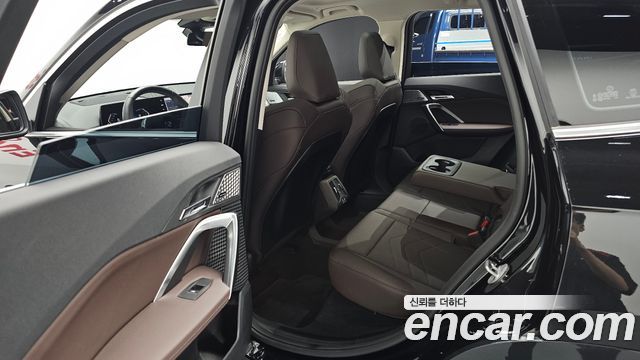 BMW X1 (U11) xDrive 20i xLine 2025 — фото 16