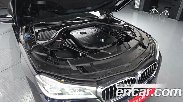 BMW 7 Series (G11) 740Li xDrive M Sport Package 2017 — фото 6