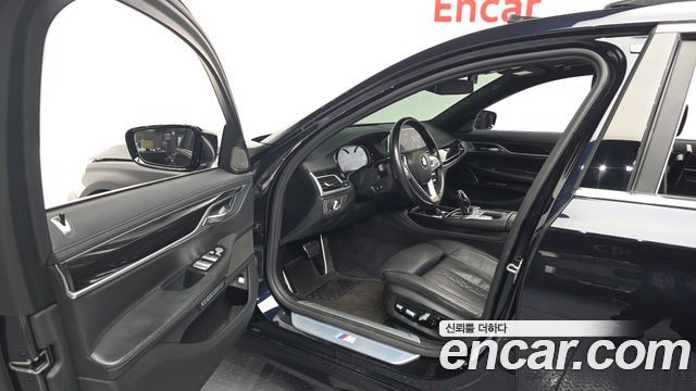 BMW 7 Series (G11) 740Li xDrive M Sport Package 2017 — фото 10