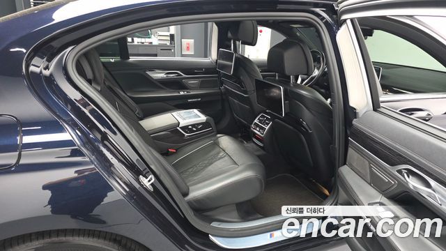 BMW 7 Series (G11) 740Li xDrive M Sport Package 2017 — фото 12