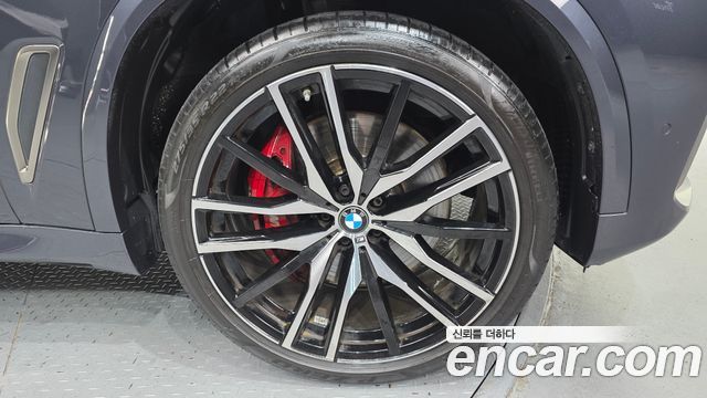 BMW X5 (G05) M50i 2022 — фото 27
