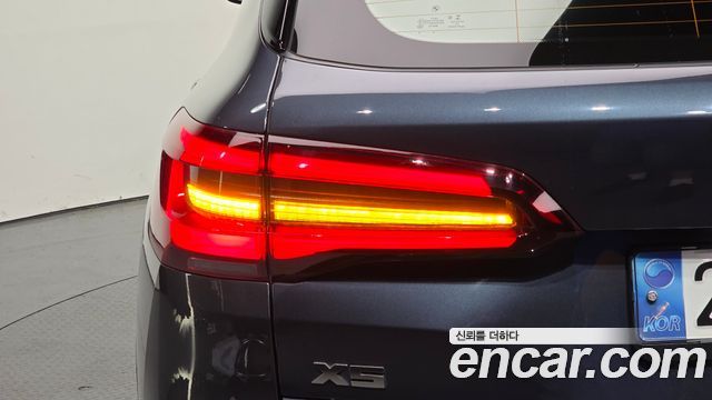 BMW X5 (G05) M50i 2022 — фото 29