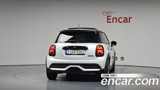 MINI Cooper S Classic Third Generation 2024 — фото 4