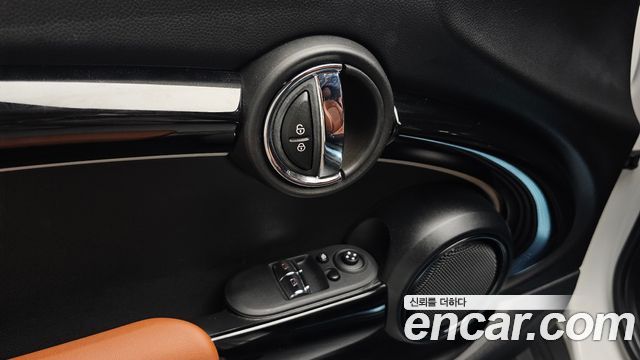 MINI Cooper S Classic Third Generation 2024 — фото 18