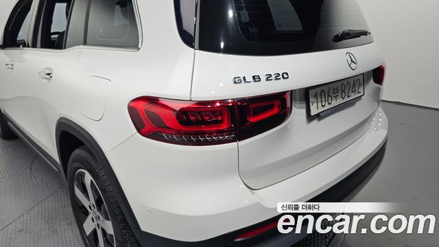 Mercedes-Benz GLB-Class (X247) GLB220 2021 — фото 23
