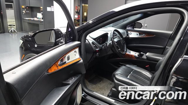 Lincoln Nautilus (I) 2.7 Reserve AWD 2019 — фото 10