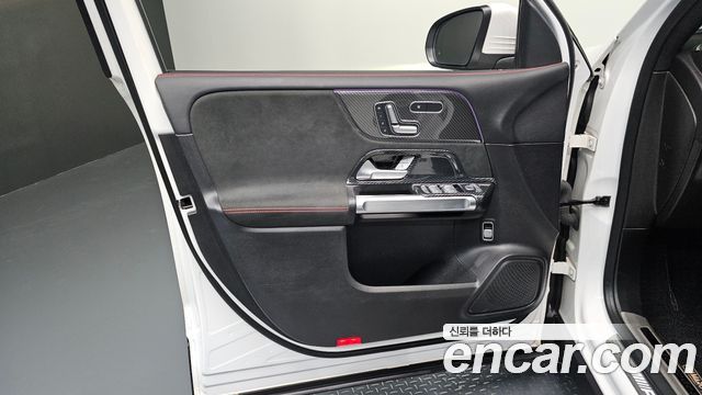 Mercedes-Benz GLB-Class (X247) AMG GLB35 4MATIC 2021 — фото 24