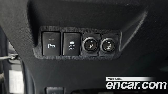 Toyota Prius V 1.8 2017 — фото 18