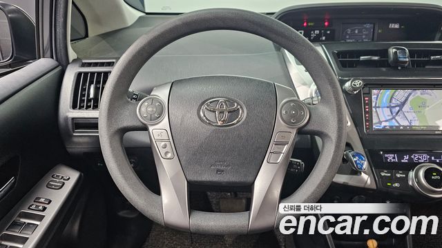 Toyota Prius V 1.8 2017 — фото 19