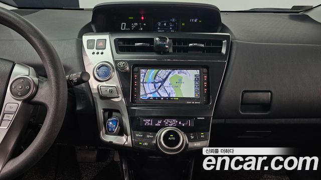 Toyota Prius V 1.8 2017 — фото 20