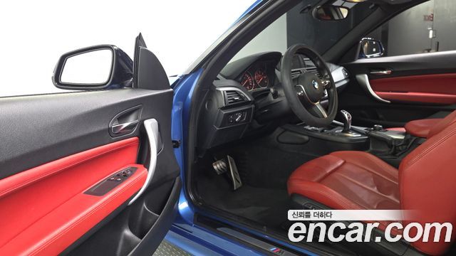BMW 2 Series (F22) 220d M Sport Coupe 2014 — фото 10