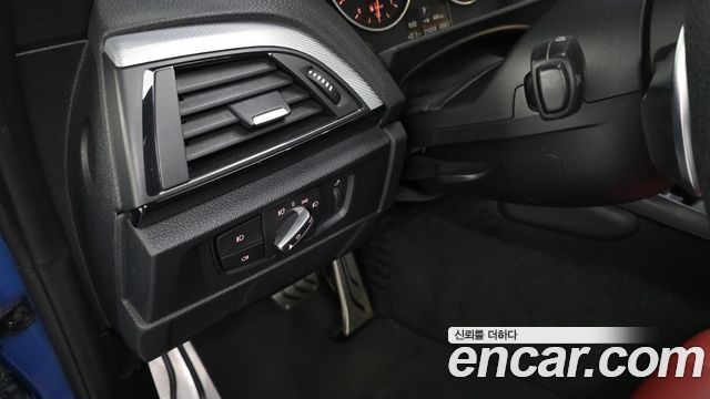 BMW 2 Series (F22) 220d M Sport Coupe 2014 — фото 13