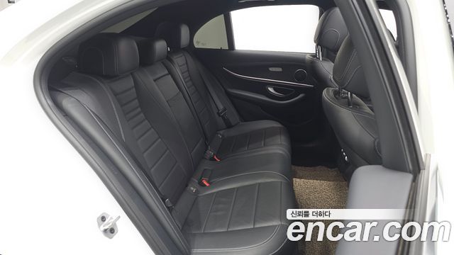 Mercedes-Benz E-Class (W213) E250 AMG Line 2023 — фото 11