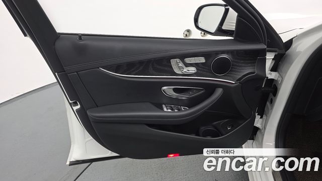 Mercedes-Benz E-Class (W213) E250 AMG Line 2023 — фото 24
