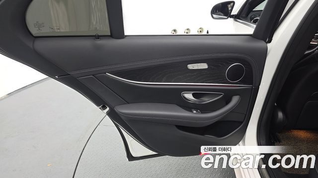 Mercedes-Benz E-Class (W213) E250 AMG Line 2023 — фото 25