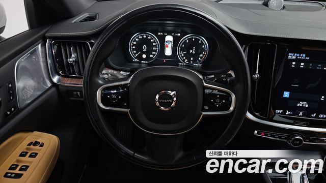Volvo S60 (III) B5 Inscription 2022 — фото 13