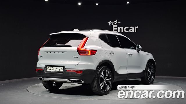 Volvo XC40 T4 Inscription 2020 — фото 2