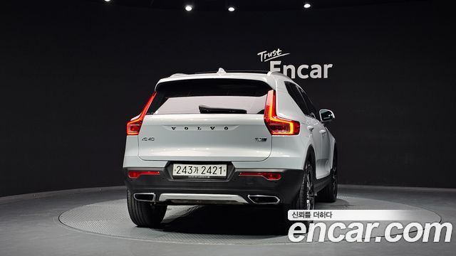 Volvo XC40 T4 Inscription 2020 — фото 4