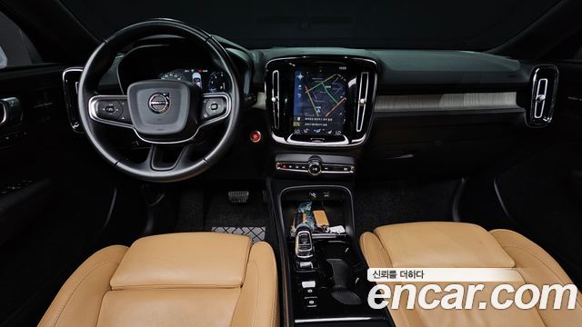 Volvo XC40 T4 Inscription 2020 — фото 7