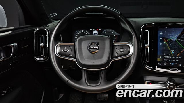 Volvo XC40 T4 Inscription 2020 — фото 12