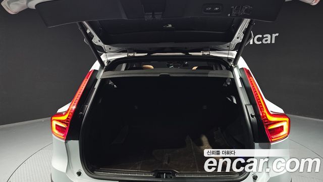 Volvo XC40 T4 Inscription 2020 — фото 20