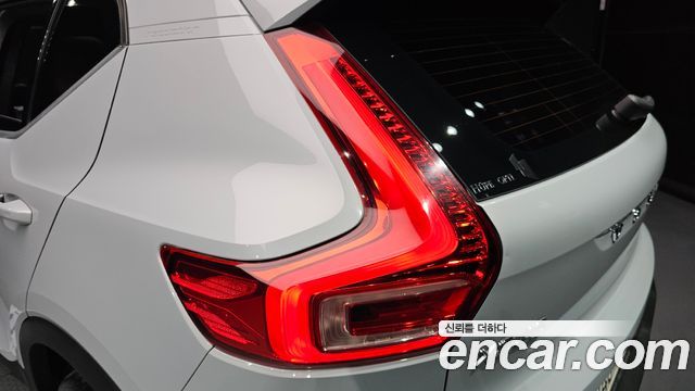 Volvo XC40 T4 Inscription 2020 — фото 23