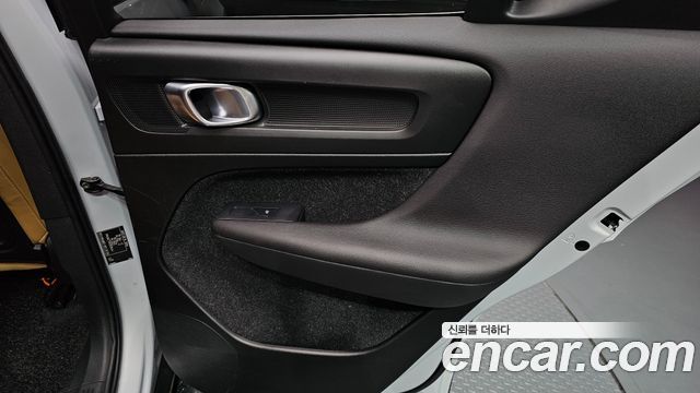 Volvo XC40 T4 Inscription 2020 — фото 25