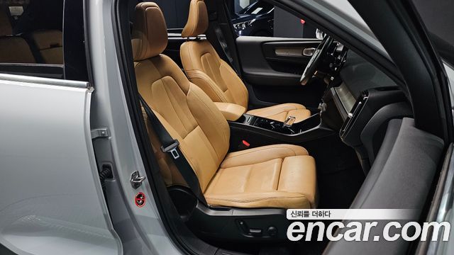 Volvo XC40 T4 Inscription 2020 — фото 26