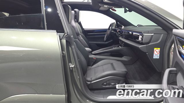 Porsche Macan EV Base 4 2025 — фото 10