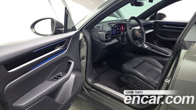 Porsche Macan EV Base 4 2025 — фото 11