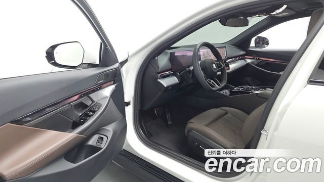 BMW 5 Series (G60) 520i M Sport 2026 — фото 10