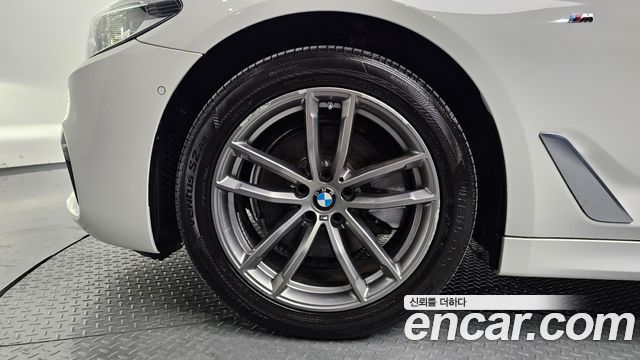 BMW 5 Series (G30) 520d xDrive M Sport Package Plus 2018 — фото 5