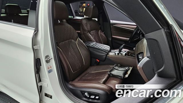 BMW 5 Series (G30) 520d xDrive M Sport Package Plus 2018 — фото 10