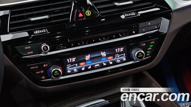 BMW 5 Series (G30) 520d xDrive M Sport Package Plus 2018 — фото 20