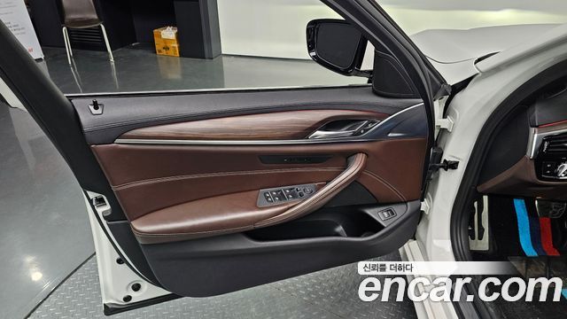 BMW 5 Series (G30) 520d xDrive M Sport Package Plus 2018 — фото 24