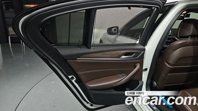 BMW 5 Series (G30) 520d xDrive M Sport Package Plus 2018 — фото 25