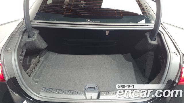 Mercedes-Benz E-Class (W214) E300 4MATIC AMG Line 2025 — фото 23