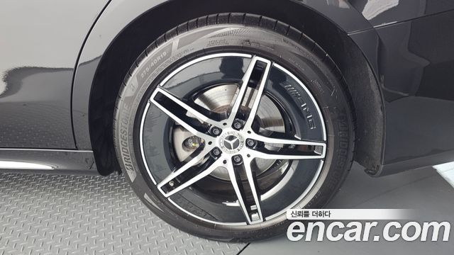 Mercedes-Benz E-Class (W214) E300 4MATIC AMG Line 2025 — фото 27