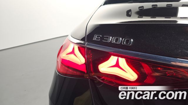 Mercedes-Benz E-Class (W214) E300 4MATIC AMG Line 2025 — фото 29