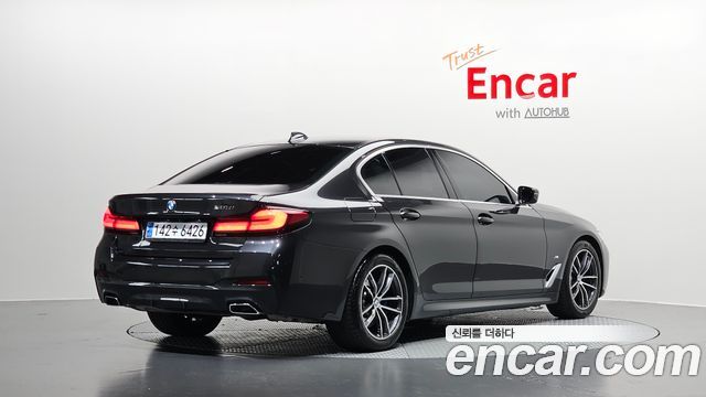 BMW 5 Series (G30) 520i M Sport 2023 — фото 2