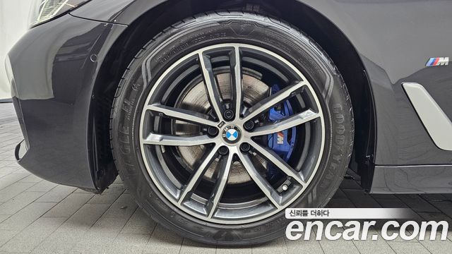 BMW 5 Series (G30) 520i M Sport 2023 — фото 5
