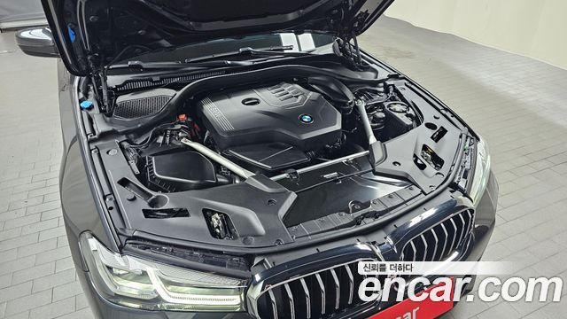 BMW 5 Series (G30) 520i M Sport 2023 — фото 6