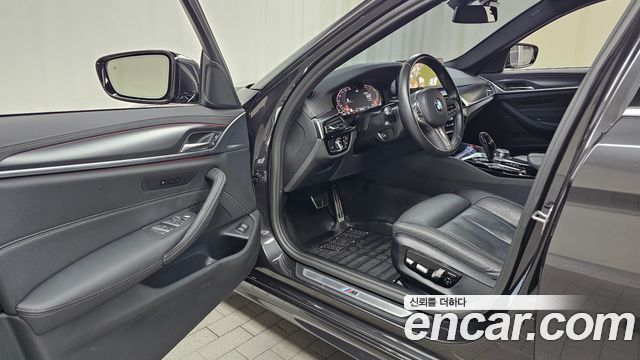 BMW 5 Series (G30) 520i M Sport 2023 — фото 10