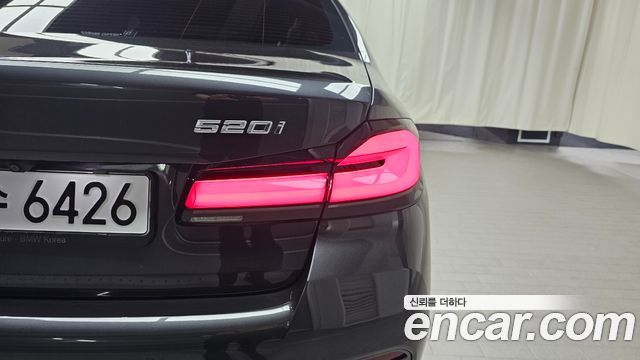 BMW 5 Series (G30) 520i M Sport 2023 — фото 23