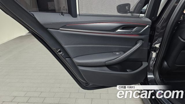 BMW 5 Series (G30) 520i M Sport 2023 — фото 25