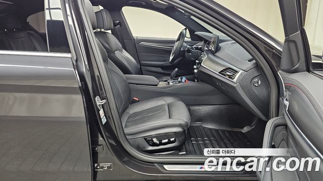 BMW 5 Series (G30) 520i M Sport 2023 — фото 26