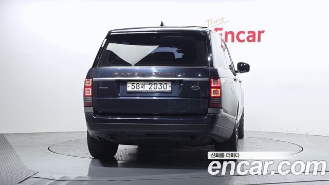 Land Rover Range Rover (IV) 4.4 SDV8 AB LWB DIESEL 2017 — фото 4