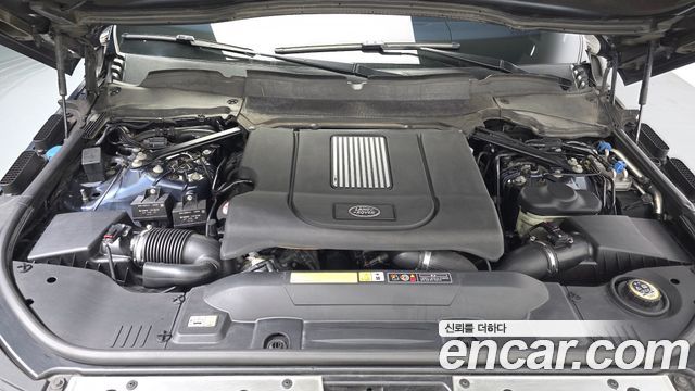 Land Rover Range Rover (IV) 4.4 SDV8 AB LWB DIESEL 2017 — фото 6