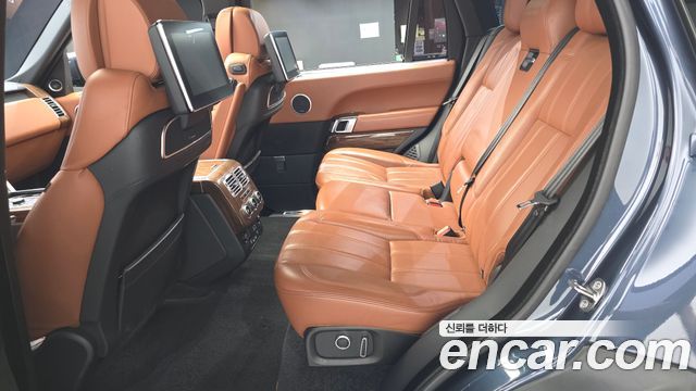 Land Rover Range Rover (IV) 4.4 SDV8 AB LWB DIESEL 2017 — фото 12